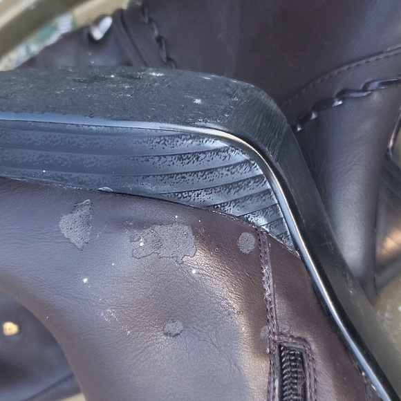 Shoes - Picture 6 of 7